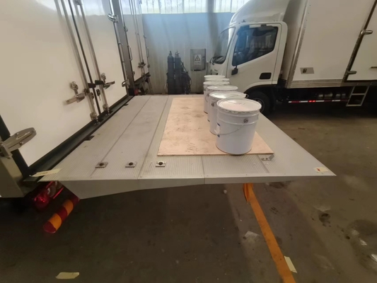 Sponda idraulica SSI-2500 pari alla qualità Hiab 2500 kg