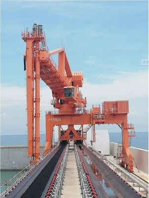 Scaricatore per navi a vite da 1200t/h applicato al porto marittimo