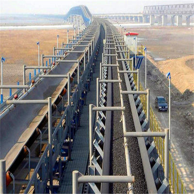 Nastro trasportatore curvo interurbano per il trattamento dei materiali alla rinfusa