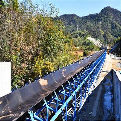Nastro trasportatore curvo interurbano per il trattamento dei materiali alla rinfusa