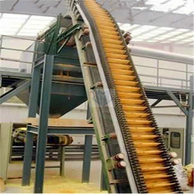 L'alta pendenza resistente inclina il sistema del nastro trasportatore per il maneggio del materiale alla rinfusa