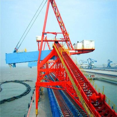 Sistema di carico automatico dei caricatori continui della nave per il maneggio del materiale alla rinfusa