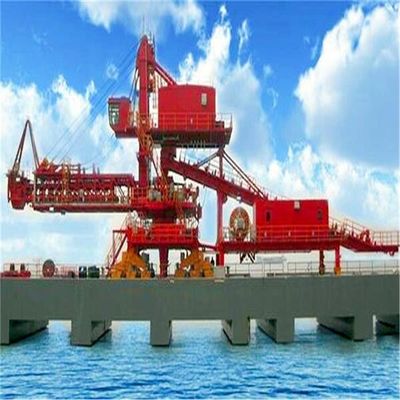 Sistema di carico automatico dei caricatori continui della nave per il maneggio del materiale alla rinfusa